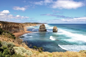 Driving on the Great Ocean Road from Melbourne to Adelaide, Roth passed the 12 Apostles, the name for 12 rock formations jutting out of the sea.